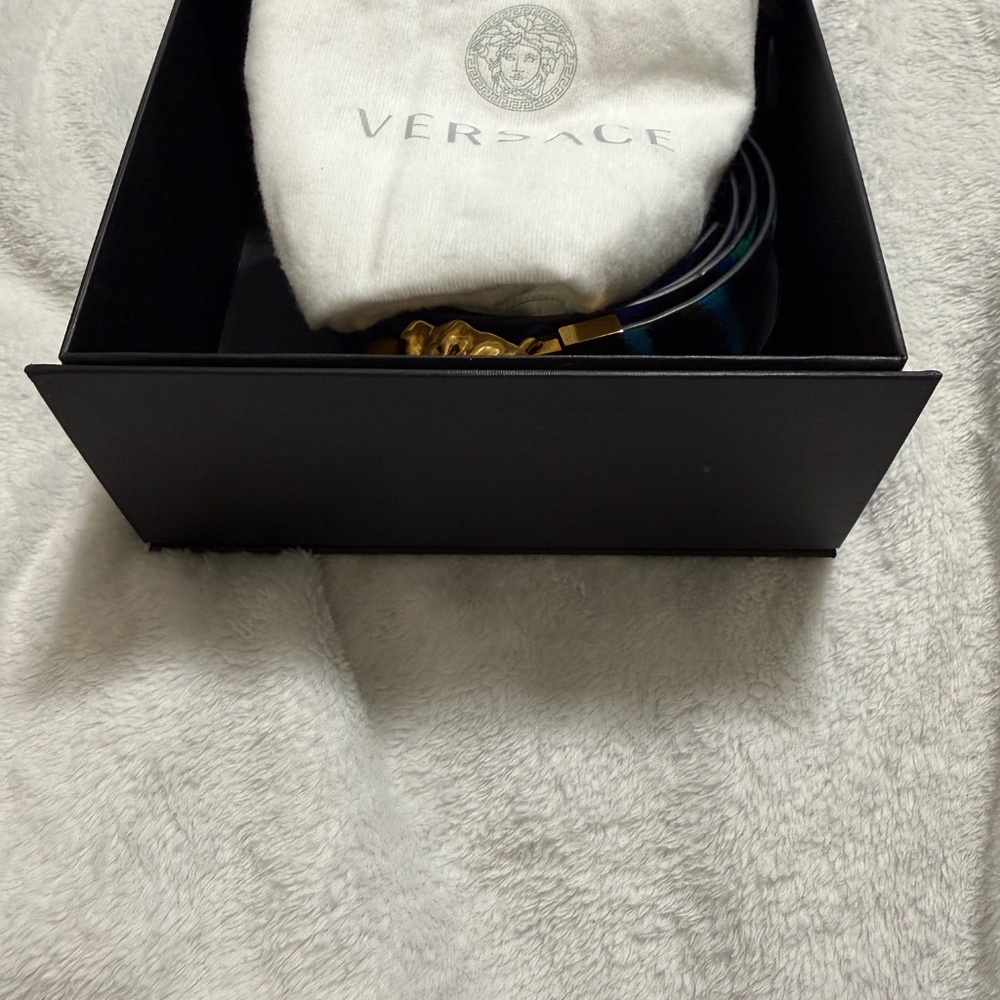 Versace belt includes box and dust bag - Picture 7 of 8